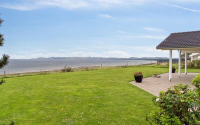 Enwald - 275M from the Sea