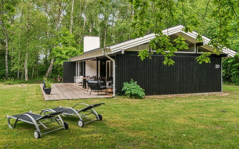 Judyta - 250M to the Fjord: Toit, Domicile, Chalet, Biens, Mobilier De Jardin, Cour, Tableau De Plein Air, Cour, Arrière-Cour, Villa