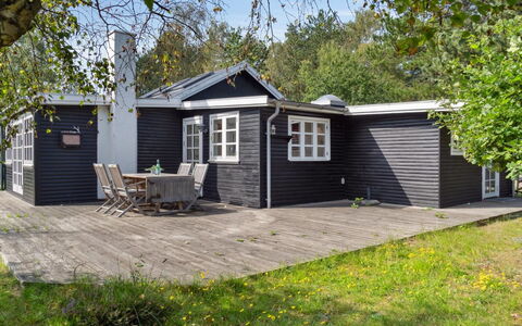 Estel - 900M from the Sea: Maison, Domicile, Toit, Chalet, Biens, Aménagement Paysager, Batiments Jardin, Siding, Ferme