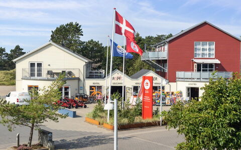 Kimi - 100M from the Sea: 