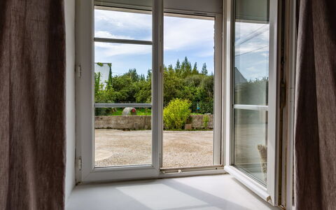 La Marinière: L'Eau, Ciel, Piscine, Plante, Bleu Azur, Bleu, Arbre, Mobilier De Jardin, Bâtiment, Ombre