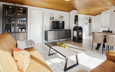 Nalin - 500M from the Sea: Meubles, Design Intérieur, Sol, Canapé, Sol, Plafond, Bois, Salon, Pièce, Éclairage