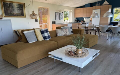 Berta - 70M to the Fjord: Meubles, Design Intérieur, Canapé, Sol, Sol, Bois, Salon, Parquet, Table, Chaise