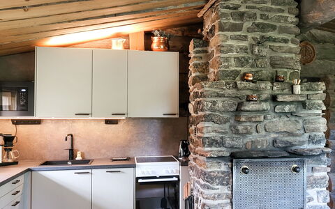 Kelokoto: Mur, Design Intérieur, Sol, Bois, Cuisine, Plafond, Meubles, Sol, Pièce, Comptoir