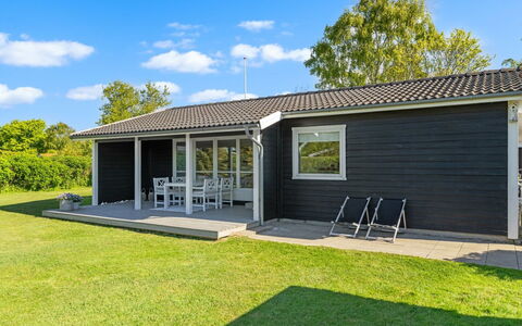 Iven - 140M from the Sea: Meubles, Design Intérieur, Sol, Bois, Sol, Plafond, Parquet, Chaise, Table, Éclairage