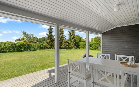Iven - 140M from the Sea: Meubles, Design Intérieur, Sol, Bois, Sol, Plafond, Parquet, Chaise, Table, Éclairage