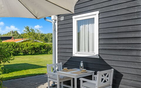Iven - 140M from the Sea: Meubles, Design Intérieur, Sol, Bois, Sol, Plafond, Parquet, Chaise, Table, Éclairage