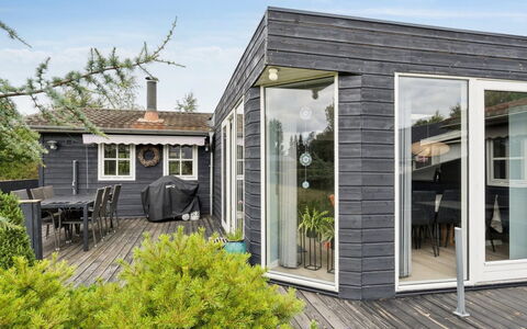 Byrial - 600M from the Sea: Bois, Porte, Domicile, Siding, Chalet, Toit, Maison, Dur, Batiments Jardin, Porche