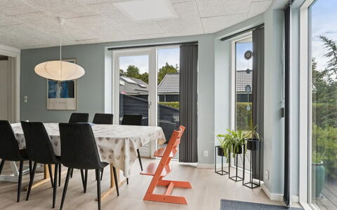 Byrial - 600M from the Sea: Meubles, Design Intérieur, Bois, Plafond, Sol, Sol, Table, Chaise, Luminaire, Table Cuisine Et Salle A Manger