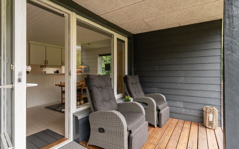 Jobst - 600M to the Fjord: Meubles, Design Intérieur, Sol, Bois, Sol, Plafond, Parquet, Chaise, Table, Éclairage