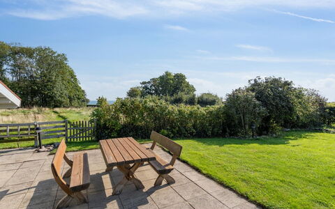 Algut - 75M from the Sea: Herbe, Maison, Toit, Chalet, Domicile, Arbuste, Ferme, Lot Terre, Zone Rurale