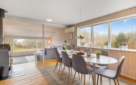 Eloise - 400M from the Sea: Chalet, Cabanon, Cabane, Ferme, Prairie, Cabane, Grange, Cabane En Rondins, Batiments Jardin