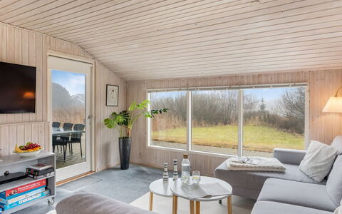 Eloise - 400M from the Sea: Bois, Meubles, Plafond, Domicile, Pièce, Salon, Chalet, Dur, Canapé