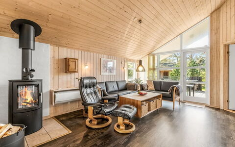 Rekke - 300M to the Fjord: Bois, Plafond, Sol, Design Intérieur, Meubles, Parquet, Domicile, Sol, Salon, Dur