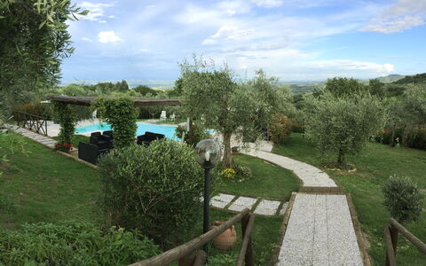 Villa Le Ripe - Gambassi Terme, Toscana: Plante, Nuage, Ciel, Communauté Des Plantes, Paysage Naturel, Lot Terre, Arbre, Arbuste, Paysage, Couverture De Sol
