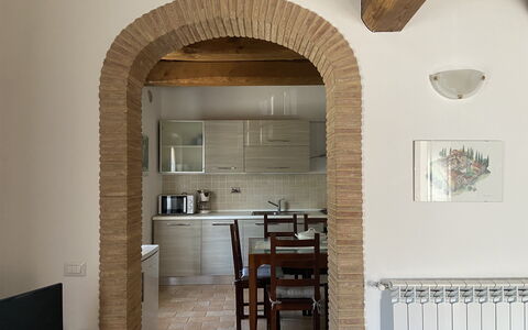 Villa Le Ripe - Gambassi Terme, Toscana: Propriété, Bois, Design Intérieur, Table, Bâtiment, Sol, Chaise, Sol, Matériel De La Propriété, Cuisine