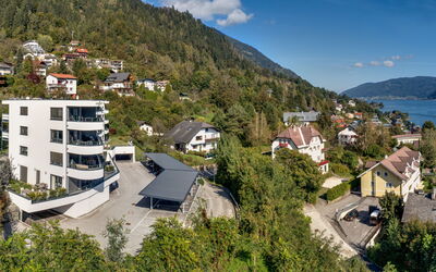 Ossiacher See 100: Ciel, Nuage, Jour, Propriété, Bâtiment, Montagne, Arbre, Végétation, Maison, Plante