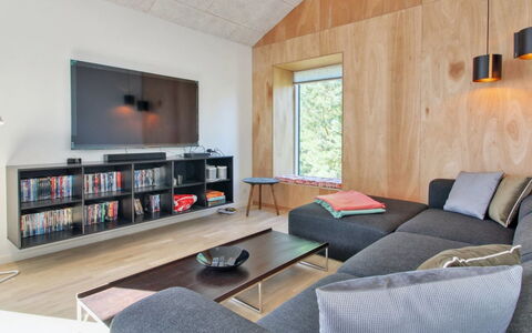 Razmo - 2.5Km from the Sea: Plafond, Sol, Design Intérieur, Sol, Composite, Meubles, Recours, Hôtel, Conception, Daylighting