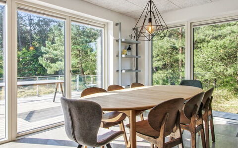 Razmo - 2.5Km from the Sea: Plafond, Sol, Design Intérieur, Sol, Composite, Meubles, Recours, Hôtel, Conception, Daylighting