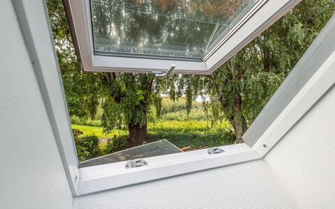 Arnora - 48Km from the Sea: Meubles, Design Intérieur, Sol, Bois, Sol, Plafond, Parquet, Chaise, Table, Éclairage