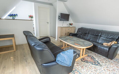 Arnora - 48Km from the Sea: Sol, Design Intérieur, Meubles, Bois, Sol, Plafond, Canapé, Pièce, Salon, Parquet