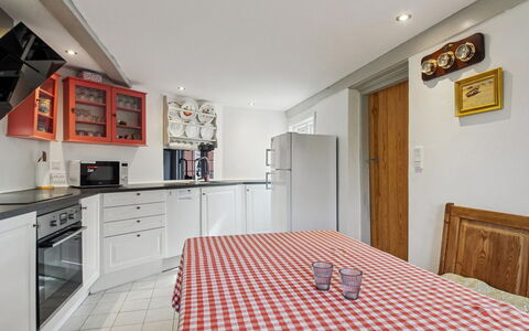 Arnora - 48Km from the Sea: Meubles, Design Intérieur, Sol, Bois, Sol, Plafond, Parquet, Chaise, Table, Éclairage