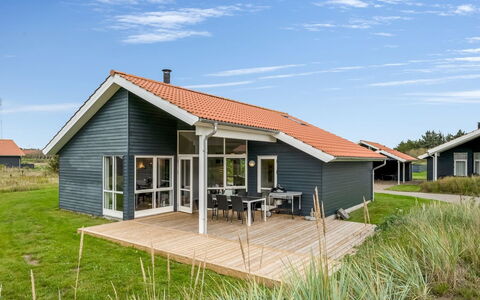 Sylwia - from the Sea: Meubles, Design Intérieur, Chaise, Sol, Table, Recours, Sol, Plafond, Pièce, Eco Hôtel