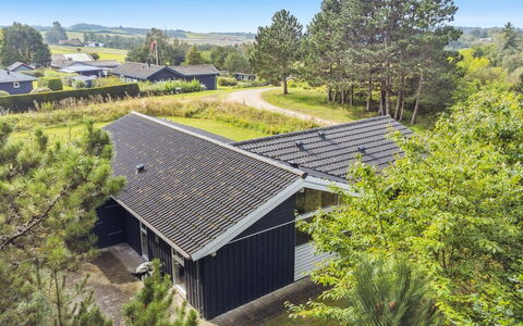 Thjodulf - 300M from the Sea: Herbe, Vert, Maison, Chalet, Prairie, Zone Rurale, Écorégion, Paysage, Lot Terre, Arbuste