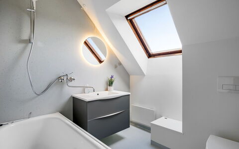 Othinkarl - 1Km from the Sea: Luminaire Plomberie, Design Intérieur, Sol, Plafond, Sol, Salle De Bains, Robinet, Plomberie, Évier, Luminaire
