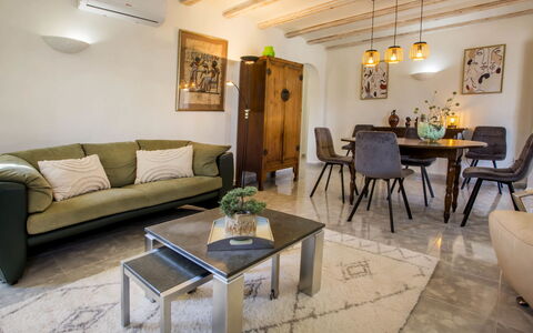 Villa Passera: Table, Meubles, Propriété, Cadre, Canapé, Salon, Sol, Design Intérieur, Sol, Canapé-Lit
