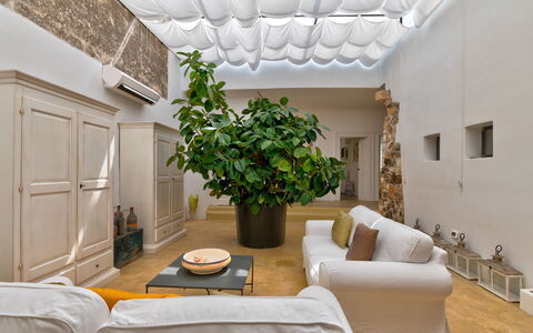 Masseria Isaia: Propriété, Bâtiment, Meubles, Plante, Confort, Plante D'Appartement, Design Intérieur, Salon, Bois, Table