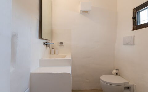 Masseria Isaia: Cadre, Luminaire Plomberie, Lavabo, Salle De Bains, Évier, Éclairage, Bois, Bâtiment, Sol