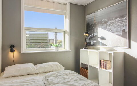 Skyler - 400M from the Sea: Design Intérieur, Meubles, Mur, Sol, Sol, Bois, Plafond, Chambre, Pièce, Lit