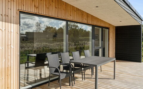 Harrieth - 300M from the Sea: Toit, Domicile, Porte, Chalet, Ombre, Siding, Cour, Biens, Arrière-Cour