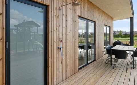 Harrieth - 300M from the Sea: Toit, Domicile, Porte, Chalet, Ombre, Siding, Cour, Biens, Arrière-Cour