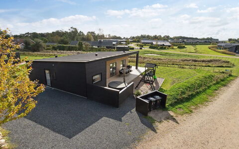 Harrieth - 300M from the Sea: Toit, Domicile, Porte, Chalet, Ombre, Siding, Cour, Biens, Arrière-Cour