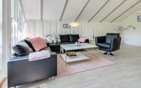 Arnsten: Canapé, Design Intérieur, Bois, Sol, Meubles, Salon, Sol, Plafond, Domicile, Parquet