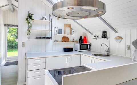 Arnsten: Cuisine, Design Intérieur, Sol, Bois, Plafond, Comptoir, Luminaire, Appareil De Cuisine, Sol, Cabinetry