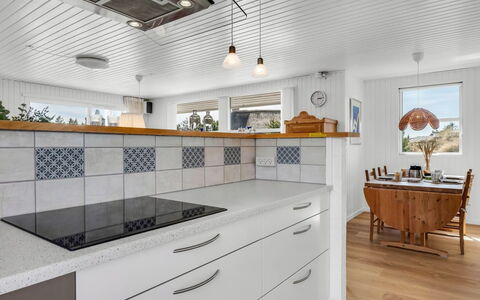 Nashota - 700M from the Sea: Cuisine, Sol, Comptoir, Design Intérieur, Sol, Cabinetry, Plafond, Tuile, Appareil De Cuisine, Évier