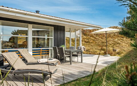 Nashota - 700M from the Sea: Bois, Domicile, Chalet, Porte, Porche, Ombre, Dur, Planche, Plate-Forme, Eco Hôtel