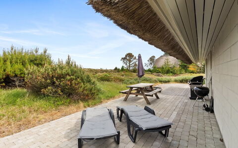 Andrine - 700M from the Sea: Meubles, Design Intérieur, Sol, Bois, Sol, Plafond, Parquet, Chaise, Table, Éclairage