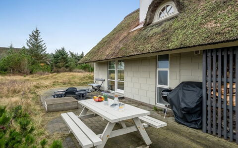 Andrine - 700M from the Sea: Meubles, Design Intérieur, Sol, Bois, Sol, Plafond, Parquet, Chaise, Table, Éclairage