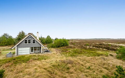 Andrine - 700M from the Sea: 