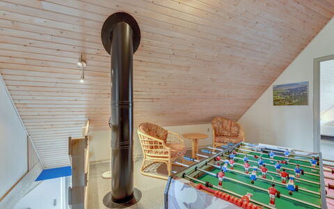 Tabithe - 2.2Km from the Sea: Domicile, Toit, Maison, Chalet, Biens, Porte, Porche, Siding, Ferme, Ombre
