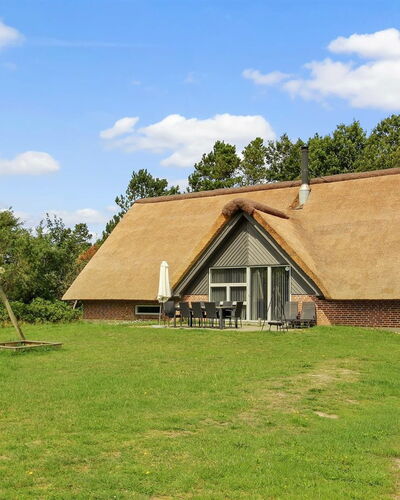 Tabithe - 2.2Km from the Sea