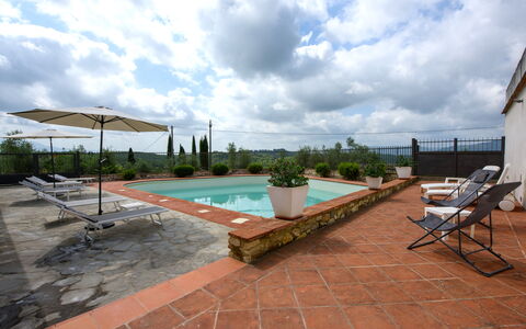 Villa Badiuzza: Nuage, Ciel, L'Eau, Piscine, Plante, Mobilier De Jardin, Pot De Fleur, Ombre, Balancelle, Loisir
