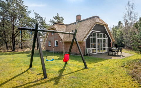 Hunno - 3Km from the Sea: Meubles, Bois, Design Intérieur, Sol, Sol, Chaise, Pièce, Plafond, Salon, Appartement