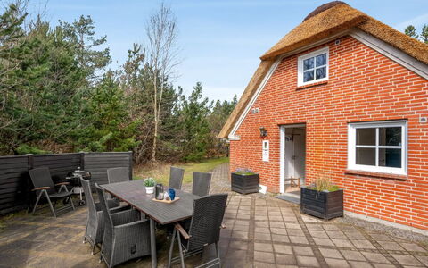 Hunno - 3Km from the Sea: Meubles, Bois, Design Intérieur, Sol, Sol, Chaise, Pièce, Plafond, Salon, Appartement