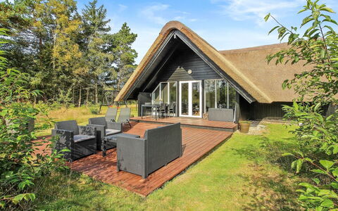 Awenasa - 4.1Km from the Sea: Chalet, Domicile, Planche, Dur, Biens, Porche, Siding, Eco Hôtel, Ferme, À Déchaumer