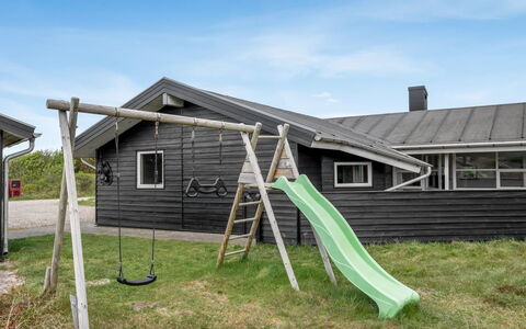 Thrugils - 500M from the Sea: Meubles, Design Intérieur, Sol, Bois, Sol, Plafond, Parquet, Chaise, Table, Éclairage